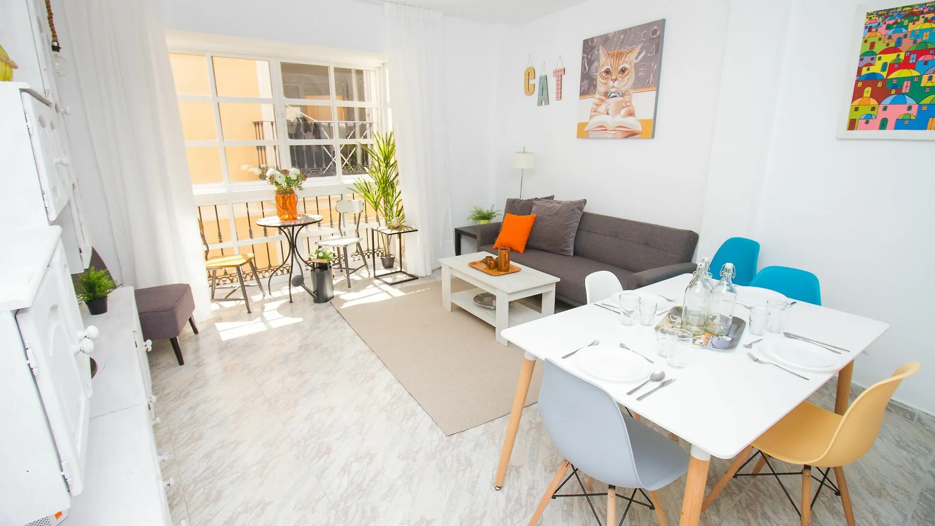 Spacious And Bright Apartment By La Recepcion Malaga