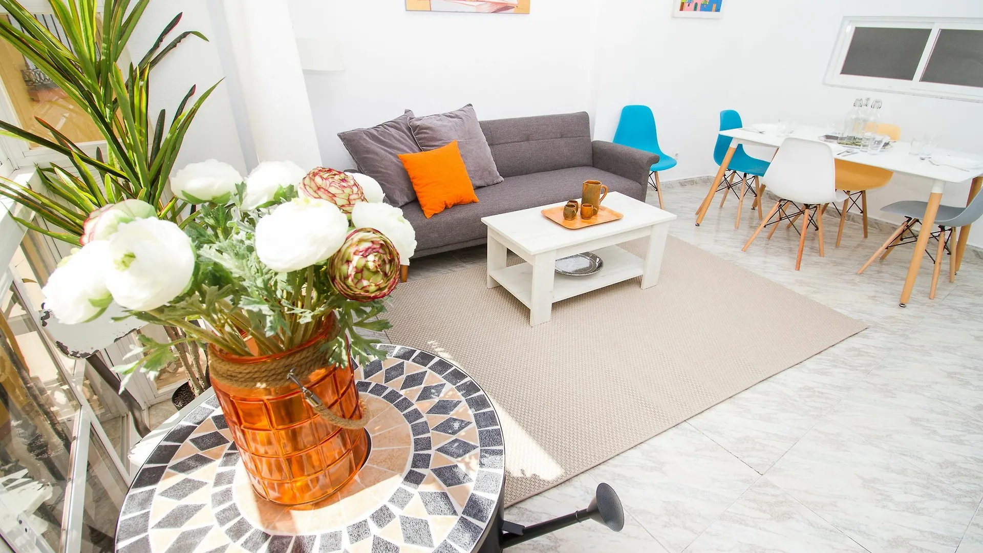 Spacious And Bright Apartment By La Recepcion Malaga