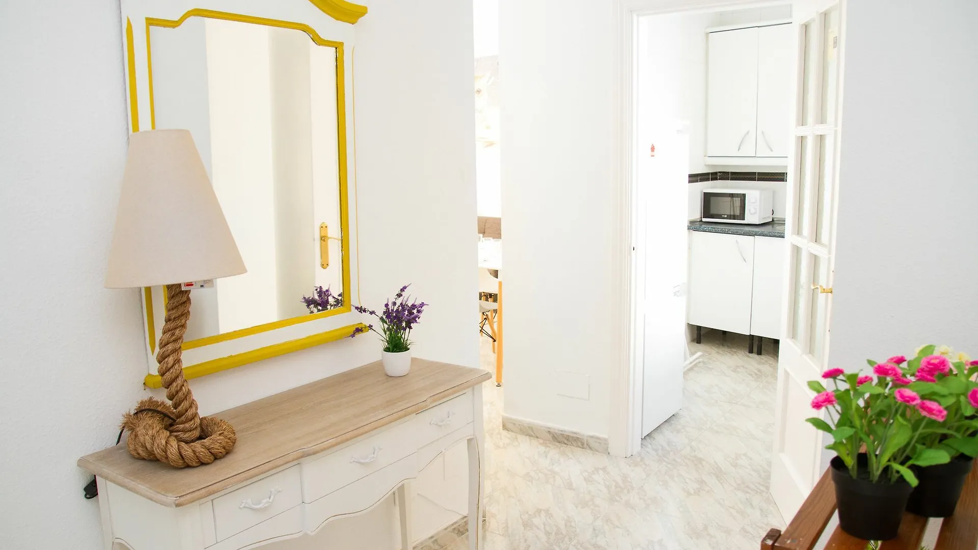 Spacious And Bright Apartment By La Recepcion 马拉加
